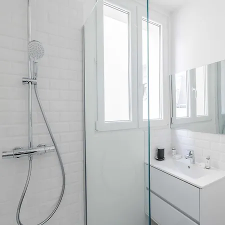 Charming Appt 2 Bdr 4p Sacre-coeur Lägenhet *